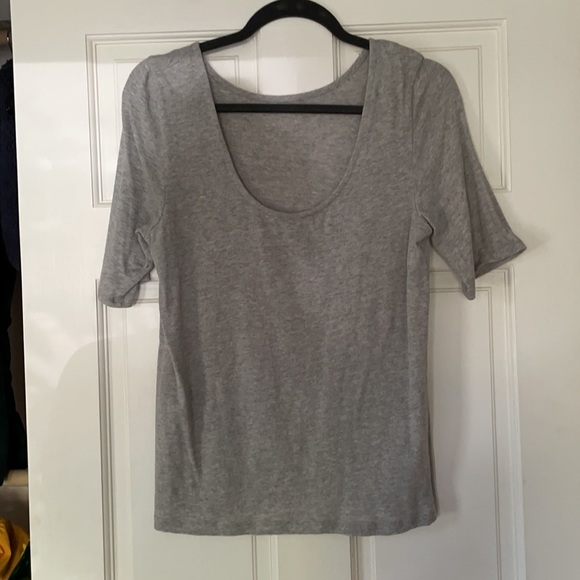 Soft gray scoop back Madewell tee, EUC, large - Picture 2 of 3